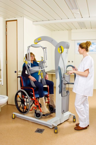 Mobile lift 2600 (Victor) ; Mobile lift with tilting spreader bar 2610 (Victor) ; Hygiene sling with head support - SureHands Patient lift hoist