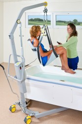 Mobile lift 1640 ; Seat sling PVC ; Classic spreader bar - SureHands Patient lift hoist