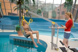 Wheelchair-to-Water™ Pool Lift , Classic spreader bar