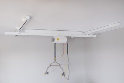 Ceiling track installations ; Traverse Rail - SureHands Lifting systems